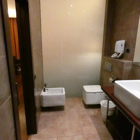Fuente Del Miro Otel